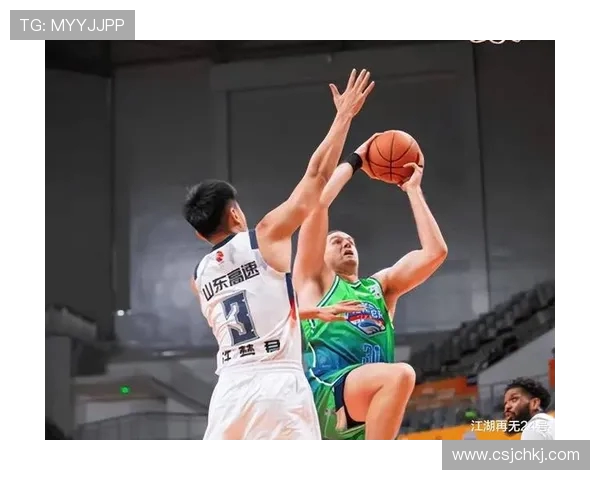 2017年CBA精彩对决回顾山东队与广东队的巅峰对抗录像分析 2017年CBA精彩对决回顾山东队与广东队的巅峰对抗录像分析