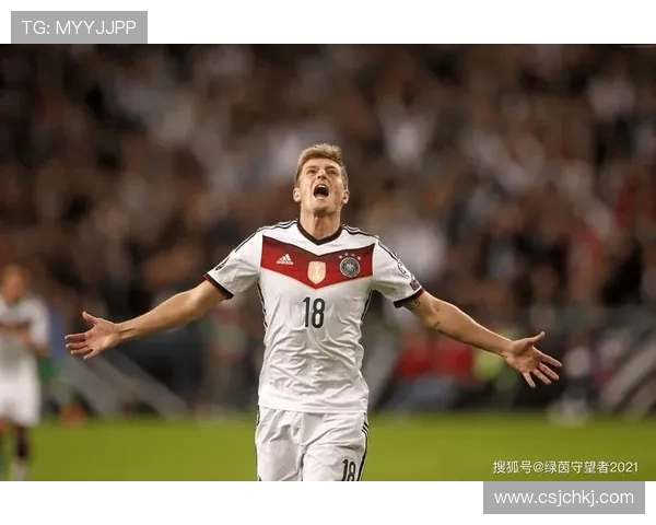 克罗斯：从足球场上的战术大师到生活中的低调绅士